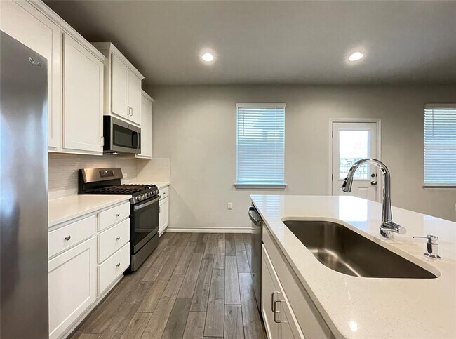 Photo - 1603 Denesa Dr