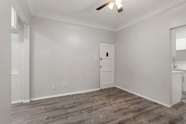 Photo - 722-726 Maine Avenue