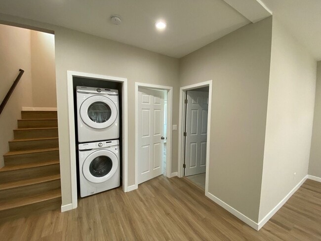 Photo - 4BD/2BA on La Dorna (Lease out, pending si...