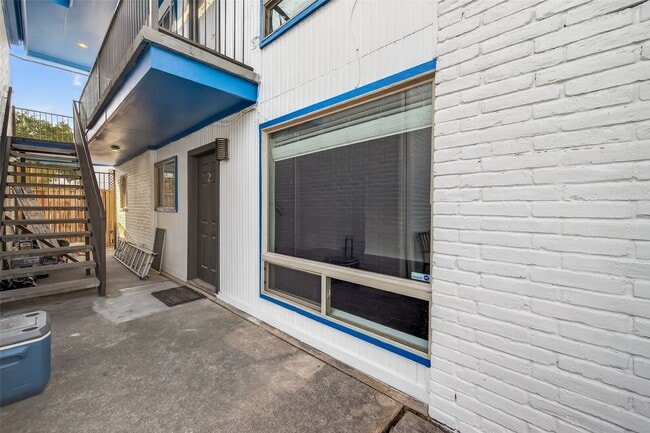 Photo - 2020 Huldy St Unidad 2