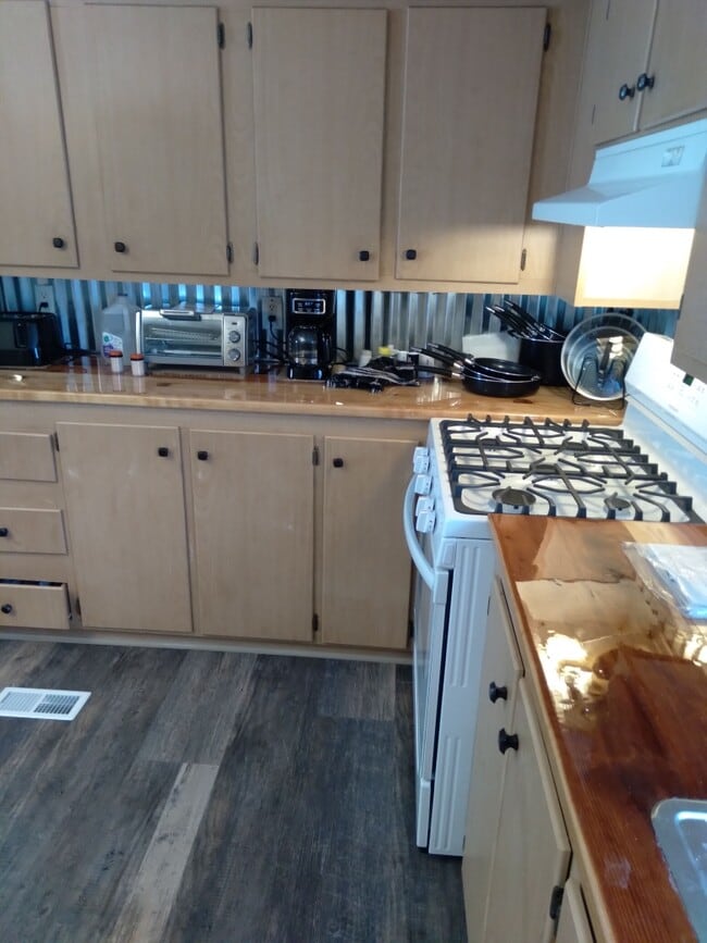 Photo - 112 Pine Knot Trail