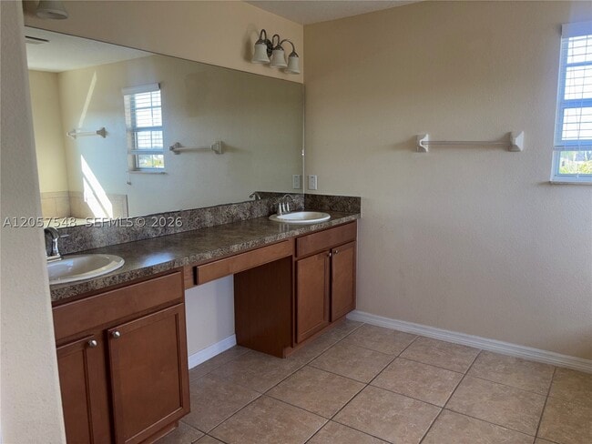 Photo - 2579 Carrickton Cir
