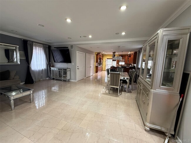 Photo - 65-29 168th St