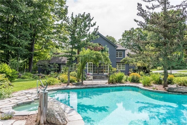 Photo - 21 Jericho Rd N