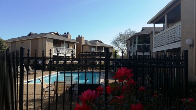 Piscina - Glenwood Apartment Homes