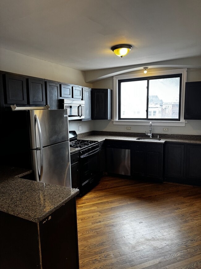 Photo - 5655 N Spaulding Ave