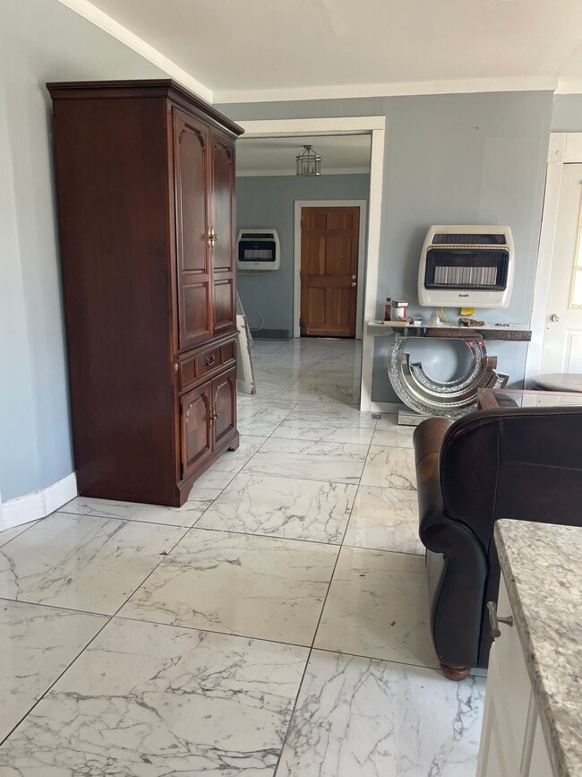 Photo - 301 Riverside Ave Unidad FirstFloorFront