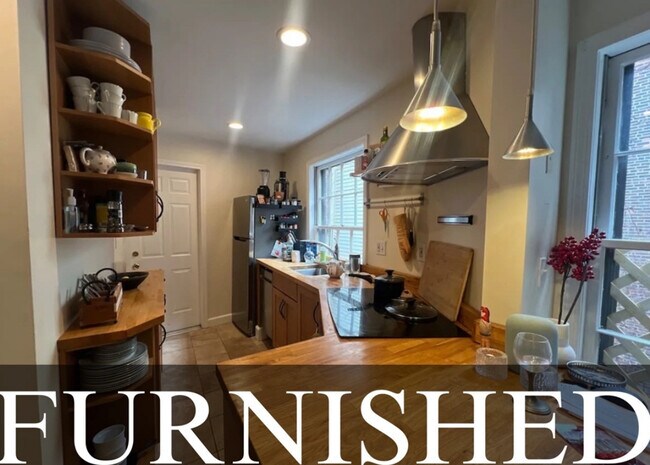 Building Photo - 1471 Beacon St Unit 2 Rental