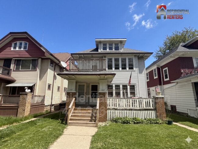 Building Photo - 3908 N 6th St Unit Upper