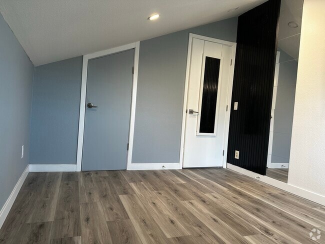 Building Photo - 517 Manzanita St Rental
