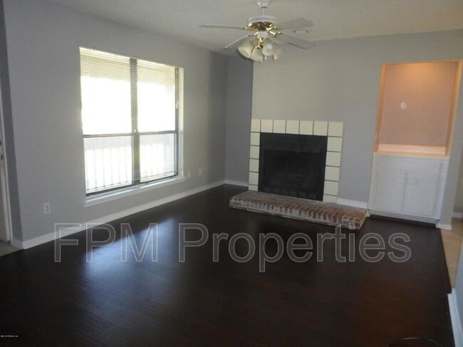 Photo - 10200 Belle Rive Blvd Unidad 120