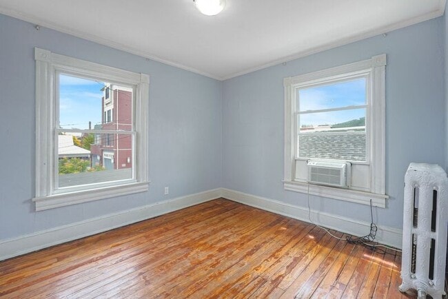 1004 Prince Edward St Unit 2