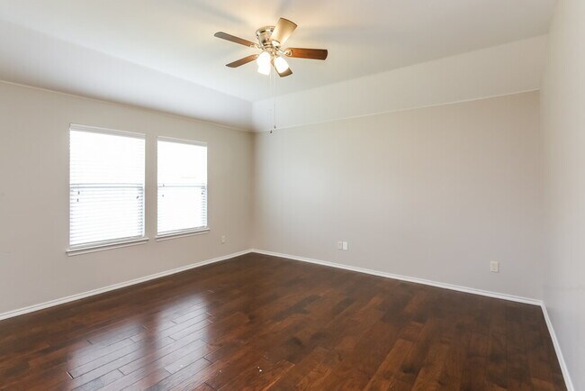 Photo - 2116 Meadow View Dr