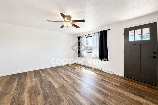 Photo - 7465 Kendall St