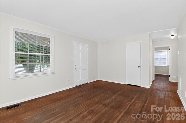Photo - 1813 Lasalle St