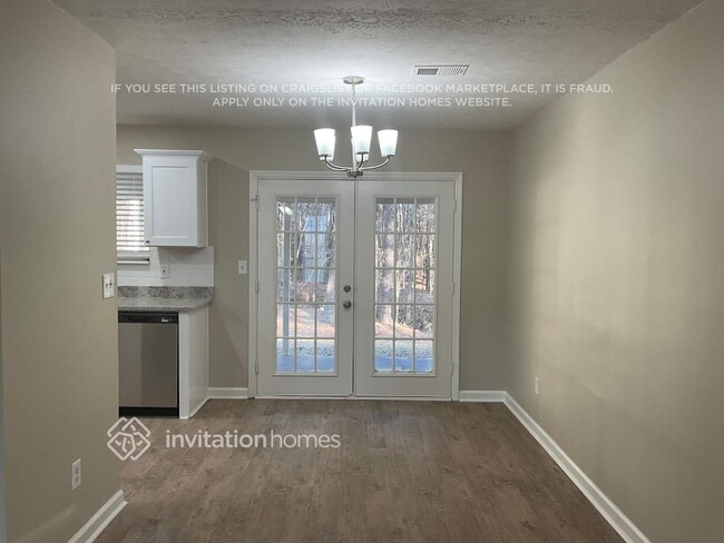 Photo - 705 Old Manor Rd NW