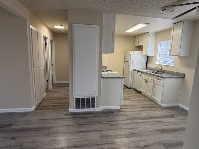 Photo - Aspen Village