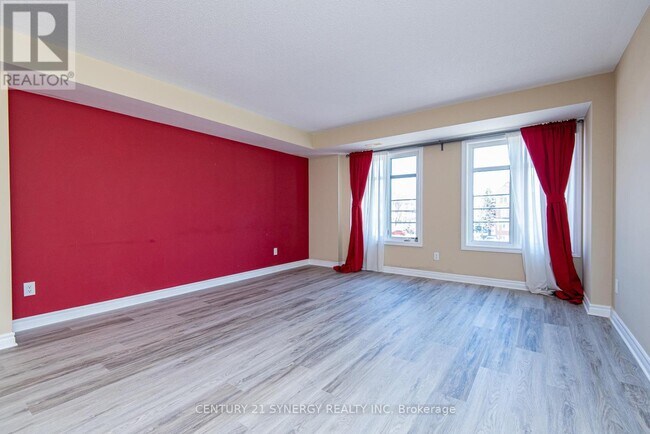 Photo - 2228 Tenth Line Rd