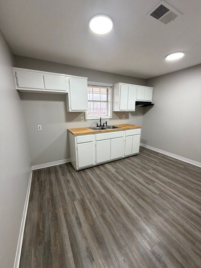 Photo - 1278 Fairground Rd