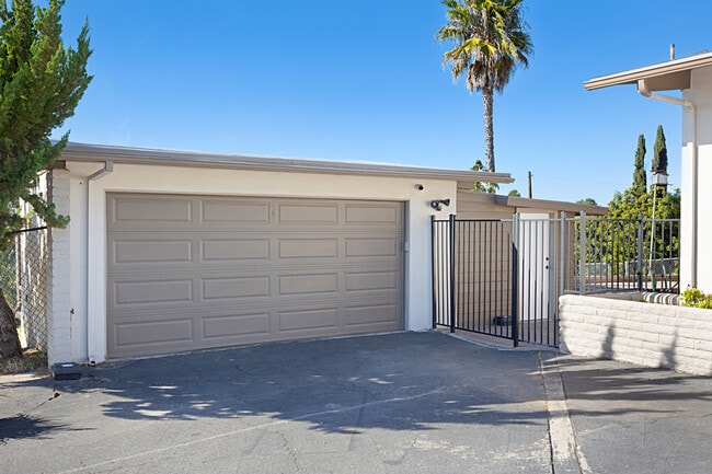 Photo - 1720 Via Entrada