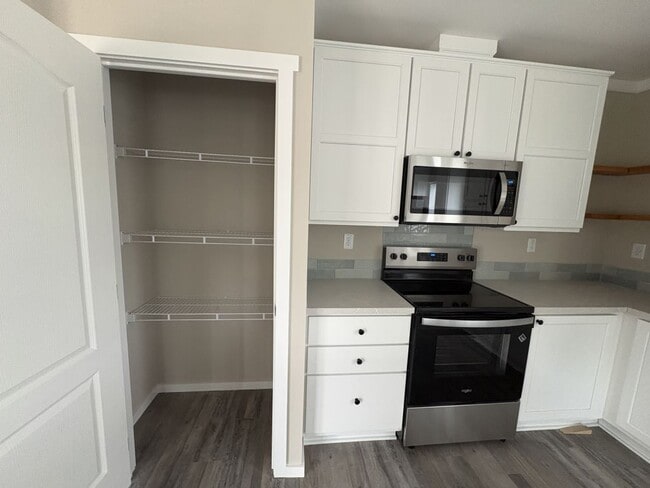 1651 Voyager Dr