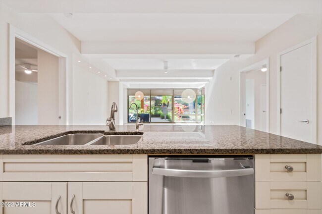 Photo - 7167 E Rancho Vista Dr Unidad 5004