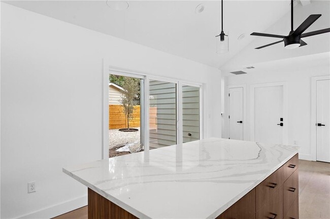 Photo - 2813 Prado St