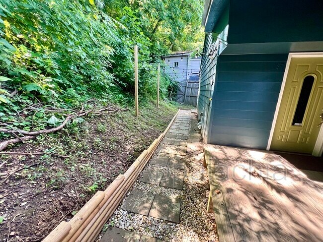 Photo - 187 Poplar St Unit 2