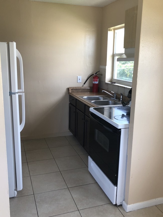 Photo - 805 Foresteria Dr Unidad B