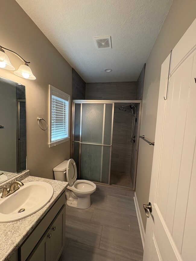 Photo - 1326 Stanley St
