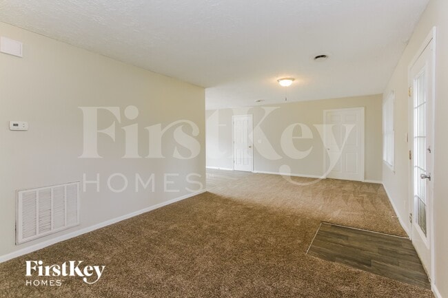 112 Lind Dr