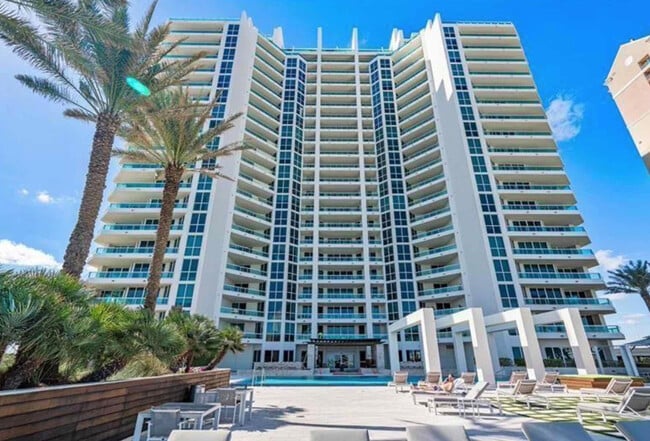 Building Photo - 101 S Fort Lauderdale Beach Blvd Unit 801
