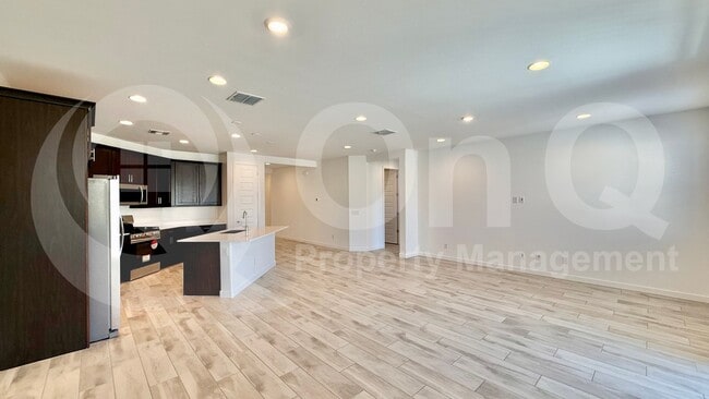 Photo - 1454 W J Waltz Wy