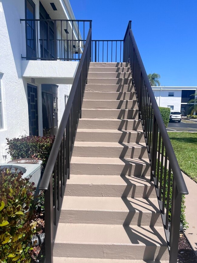 Photo - 14887 Bal Moral Ln Unidad 204