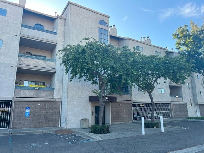 STUNNING 2bd/2ba PET FRIENDLY, UPDATED, LV... - STUNNING 2bd/2ba PET FRIENDLY, UPDATED, LV... House