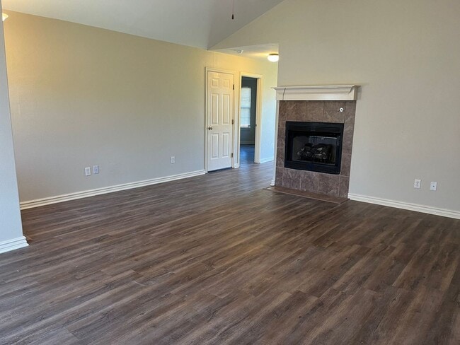 Photo - ***561 Tamarron Drive***