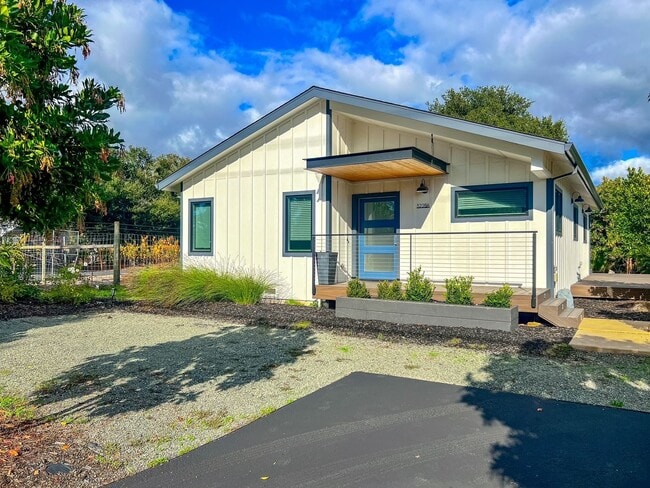 Photo - Beautiful Newer Two Bedroom Napa Home