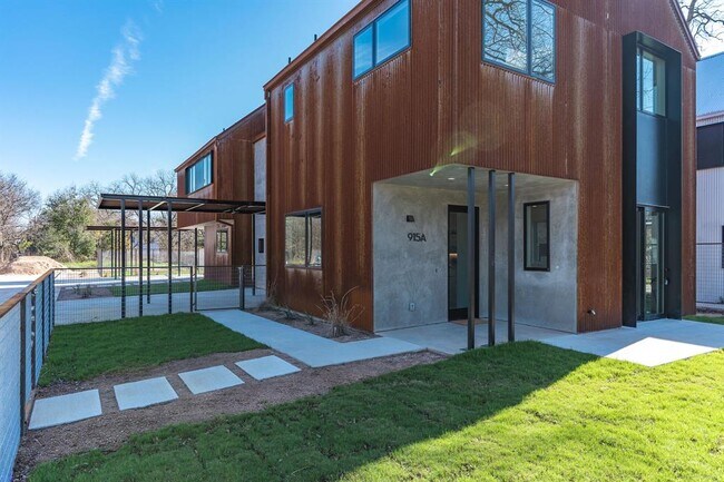 Photo - 915 Tillery St