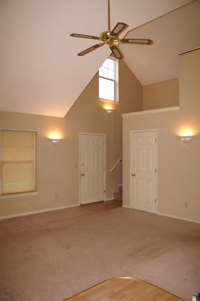 680 Circle Pine Dr