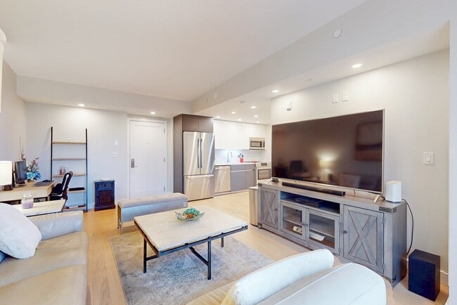 Photo - 932 Broadway Unit 312