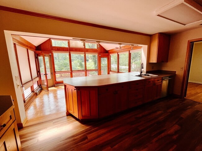 Photo - 307 Cork Dr