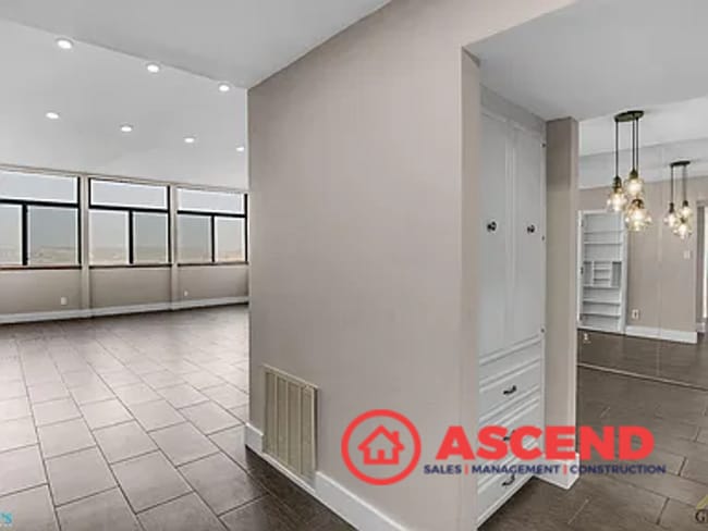 Photo - 4200 Boise St Unit Top