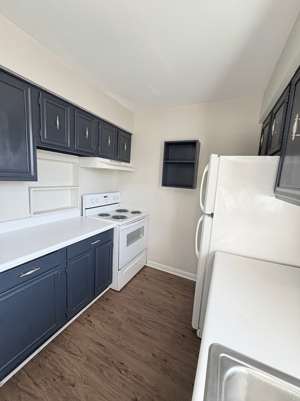Photo - 240 Jamil Rd