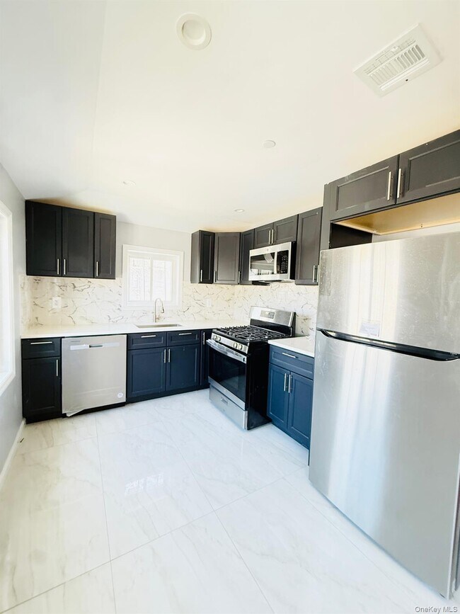 139-22 Lakewood Ave Unit 2F