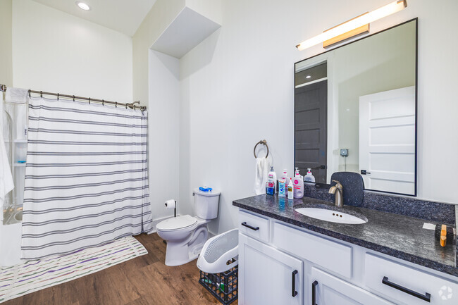 1BR, 1BA - 1,148SF - Primary Bathroom