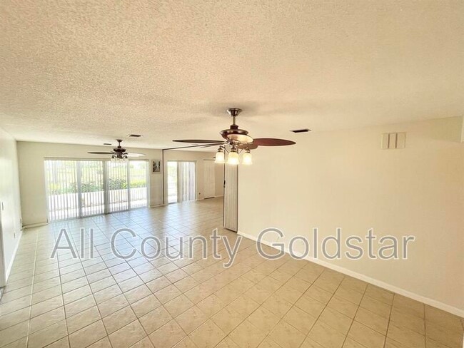 Photo - 437 Wexford Cir