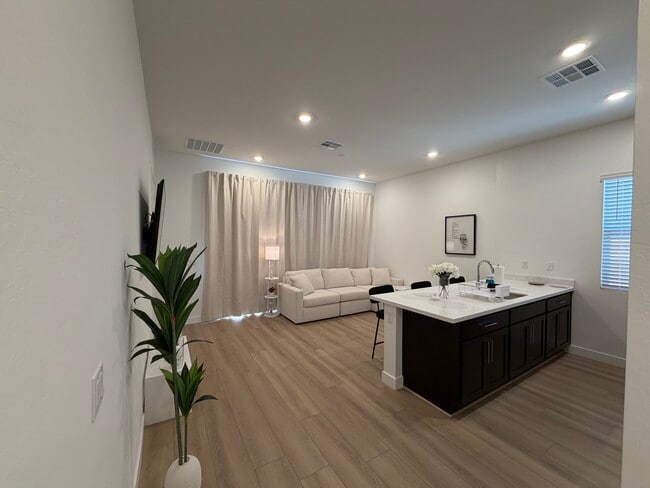 Building Photo - 10023 Decano Ridge St