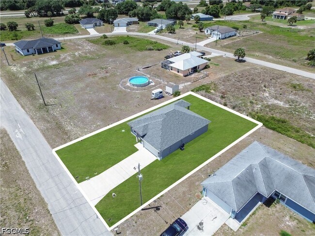 1064 Calumet Cir