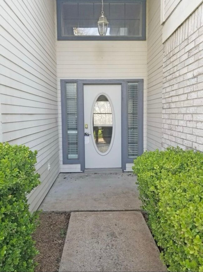 Photo - 3210 Festus Dr