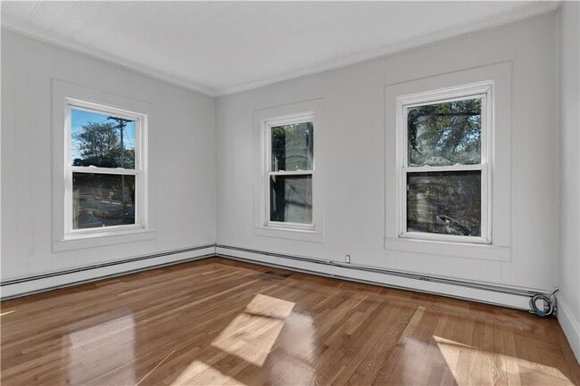 Photo - 415 Broad St